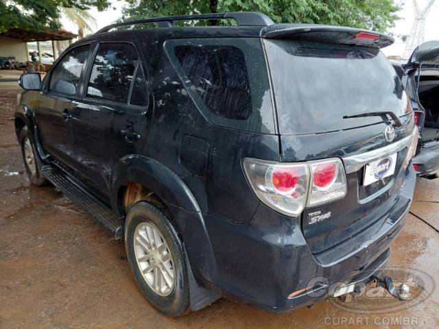2013 TOYOTA HILUX SW4 