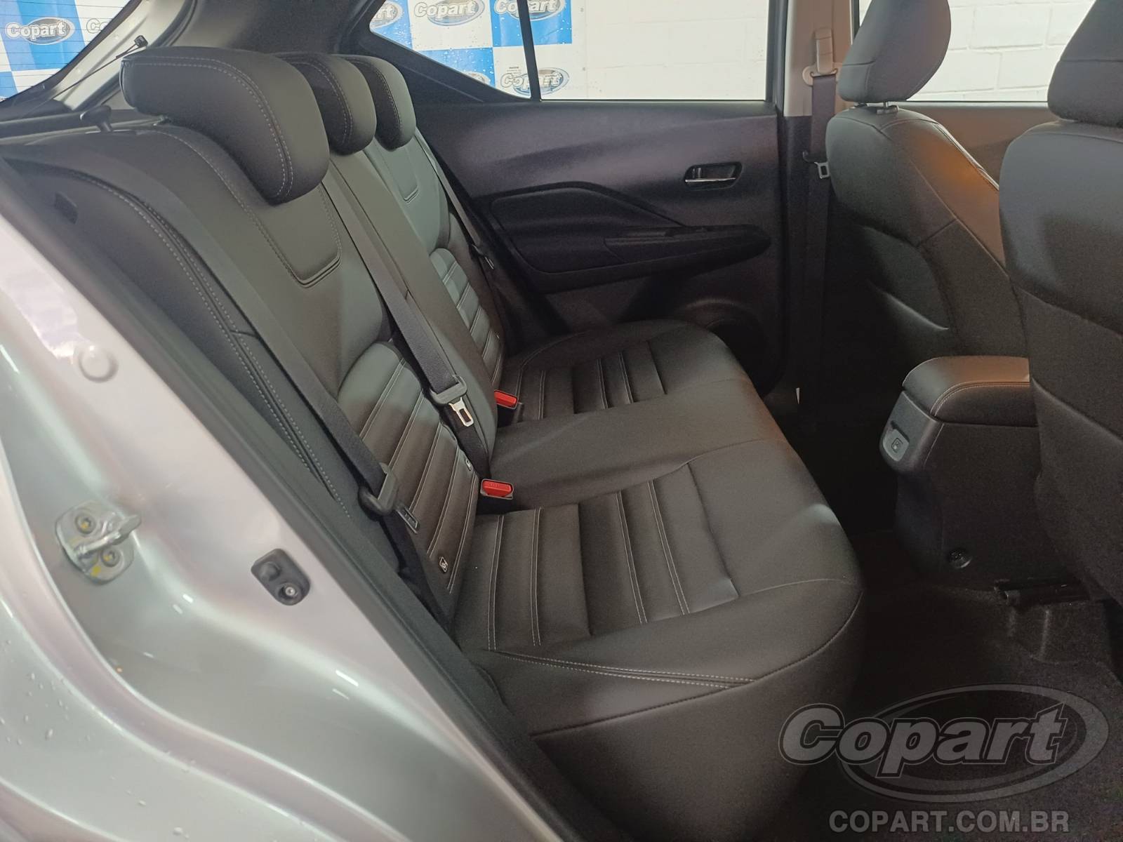Foto 6 de 10: 2025 NISSAN KICKS PLAY