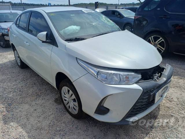 2025 TOYOTA YARIS SEDA 