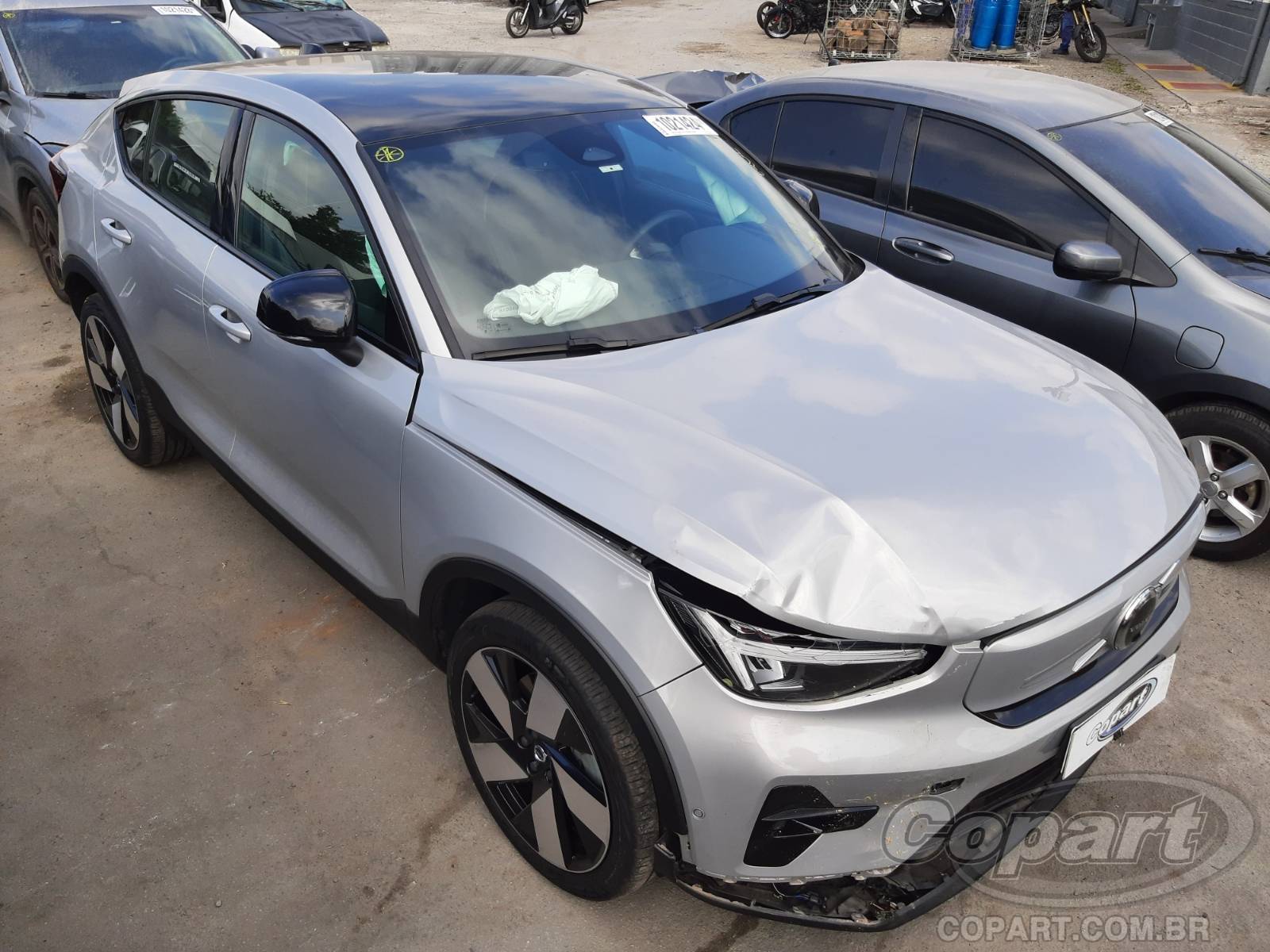 Veículo Volvo C40 2022 VOLVO C40 P8 Recharge Twin Eletric Ultimate AWD 300 kW 2023 em leilão