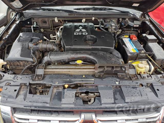 2013 MITSUBISHI PAJERO FULL 