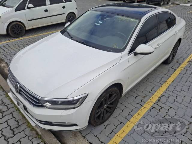 2018 VOLKSWAGEN PASSAT 