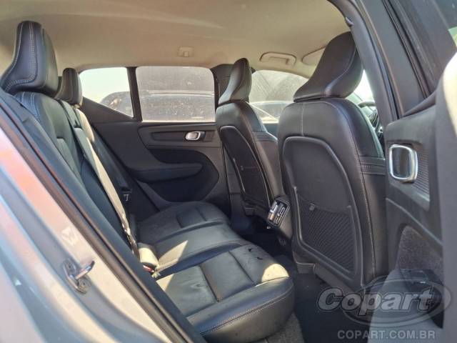2019 VOLVO XC40 