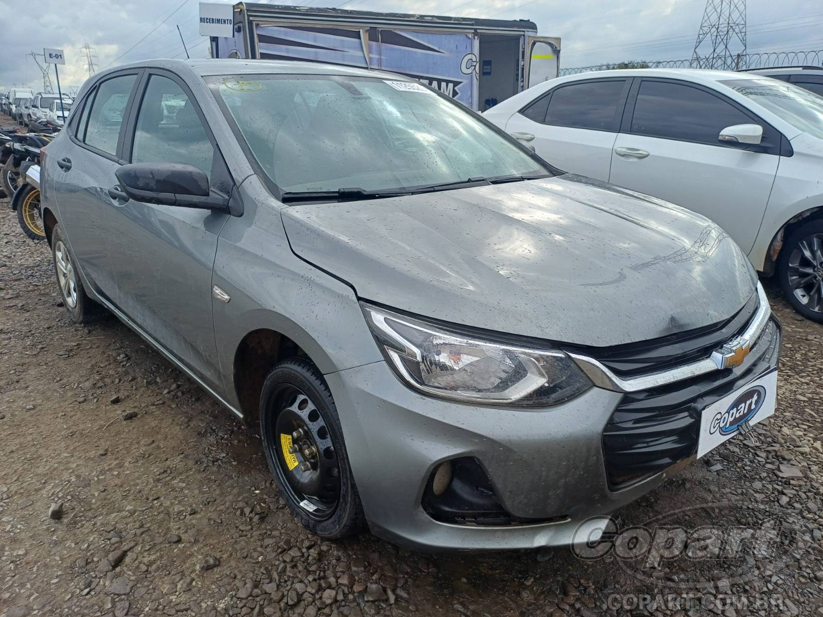 Chevrolet Onix 2024 em leilão