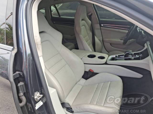 2022 PORSCHE PANAMERA 