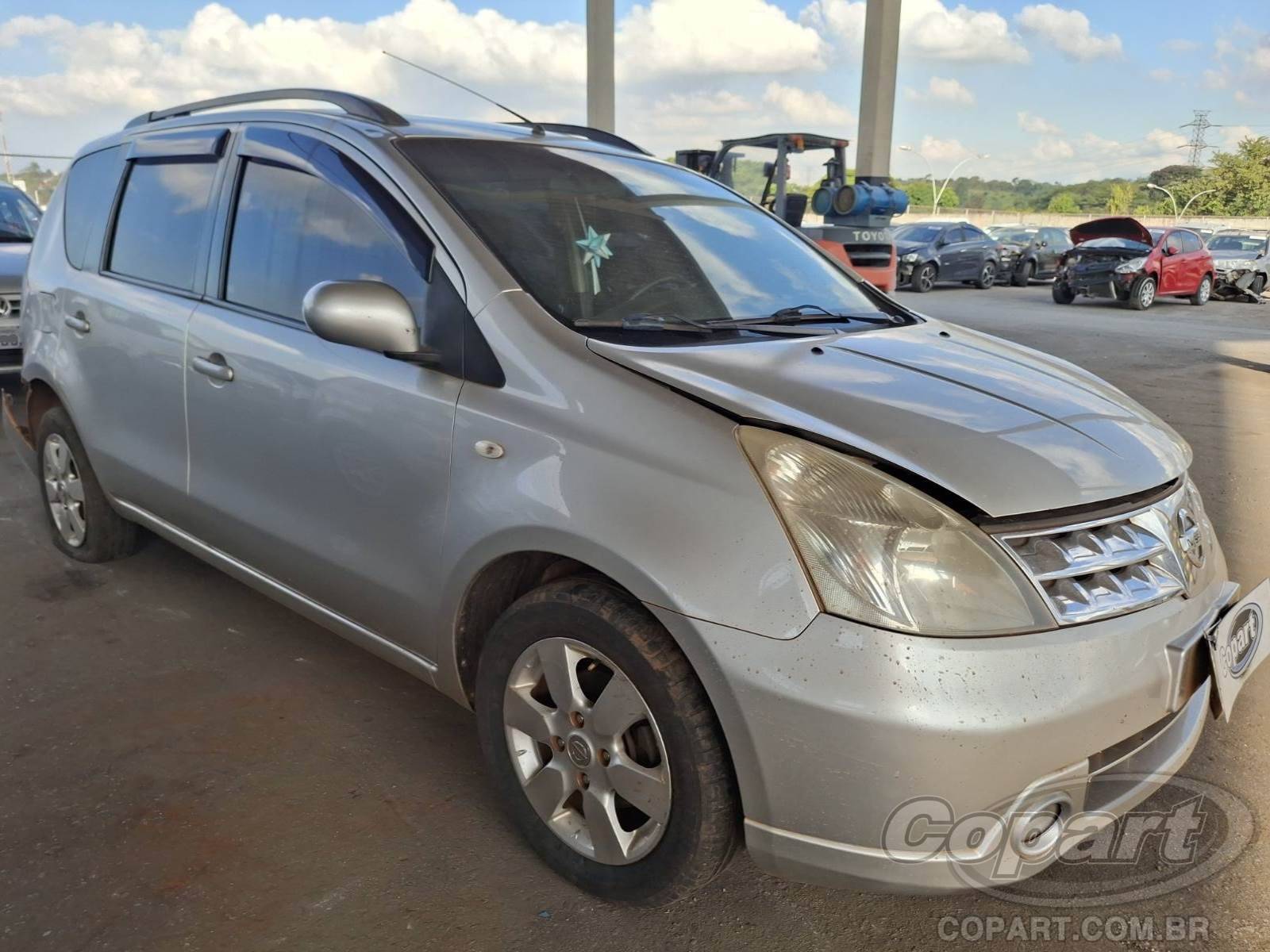 Veículo Nissan Livina Nissan Livina SL 1.6 16V 2012 Colisão Média Monta 2012 em leilão