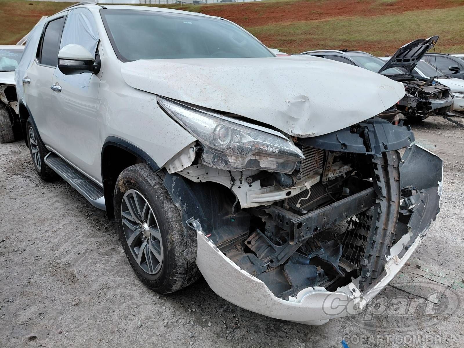 Toyota Hilux SW4 2.8 D-4D Turbo 2016 SUV