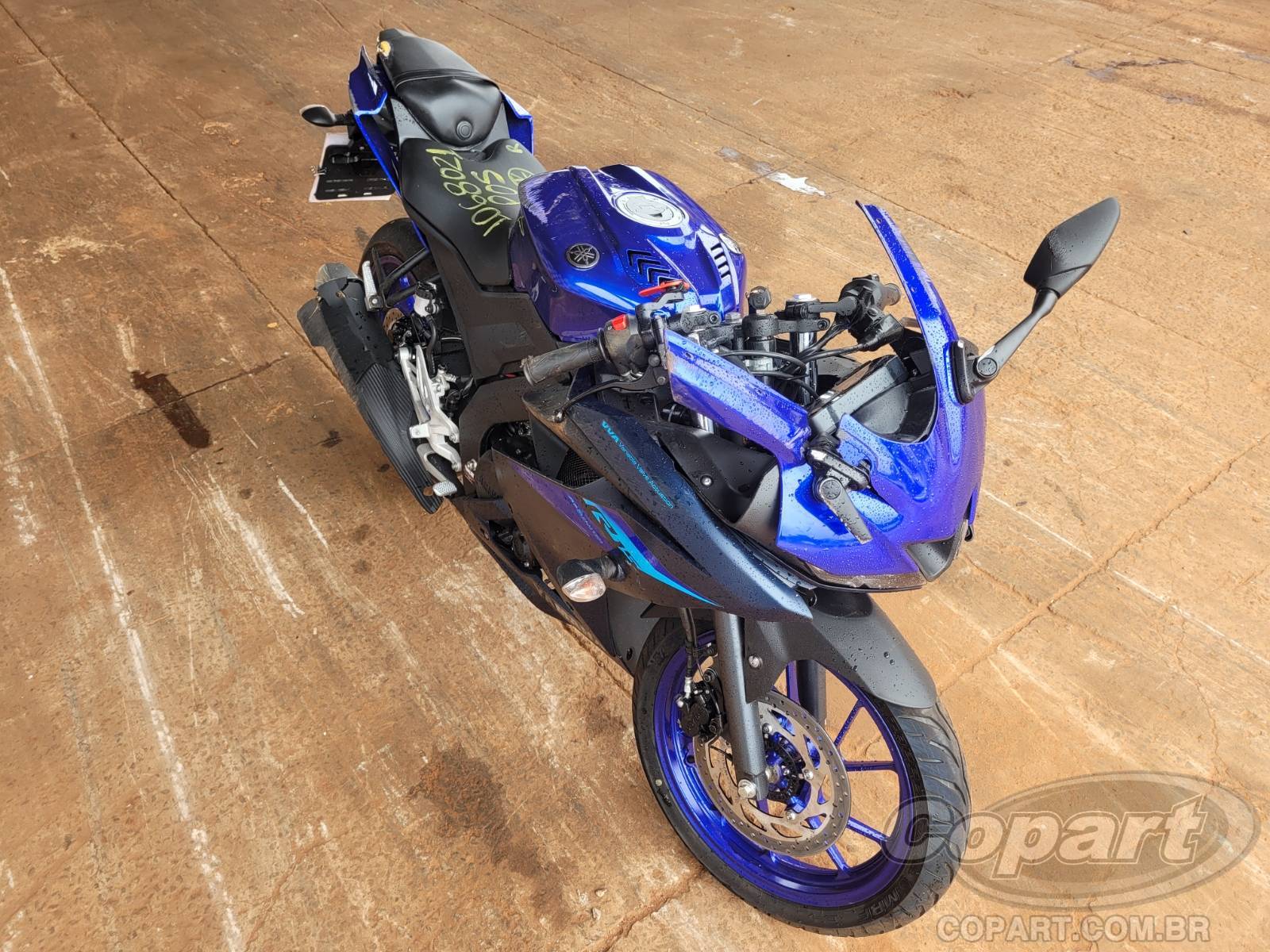 YAMAHA YZF R15 2025