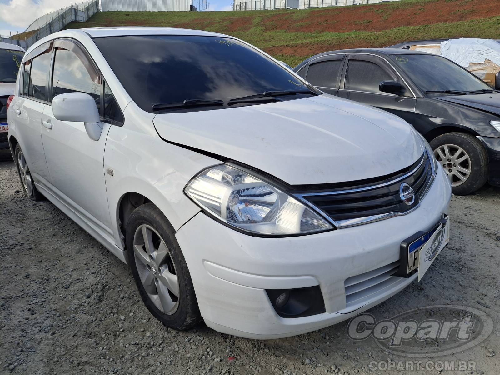 Veículo Nissan Tiida Nissan Tiida SL 1.8 16V 2013 Enchente Médio 2013 em leilão