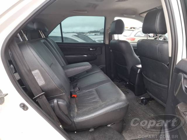 2015 TOYOTA HILUX SW4 
