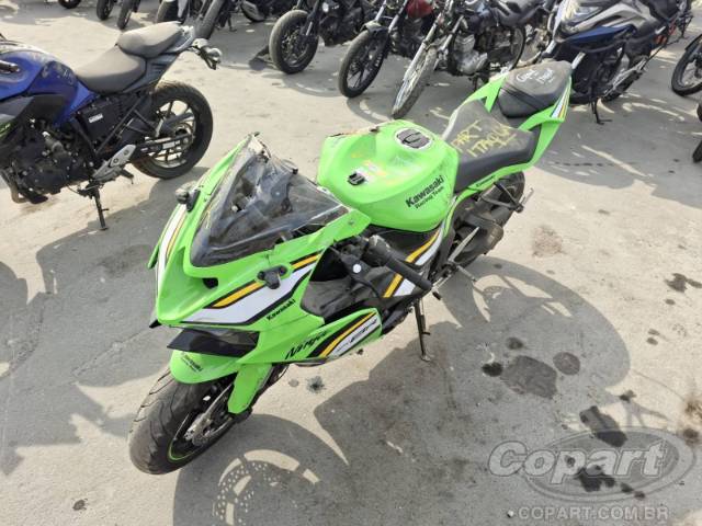 2025 KAWASAKI NINJA ZX-6R 