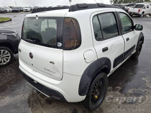 2015 FIAT UNO 