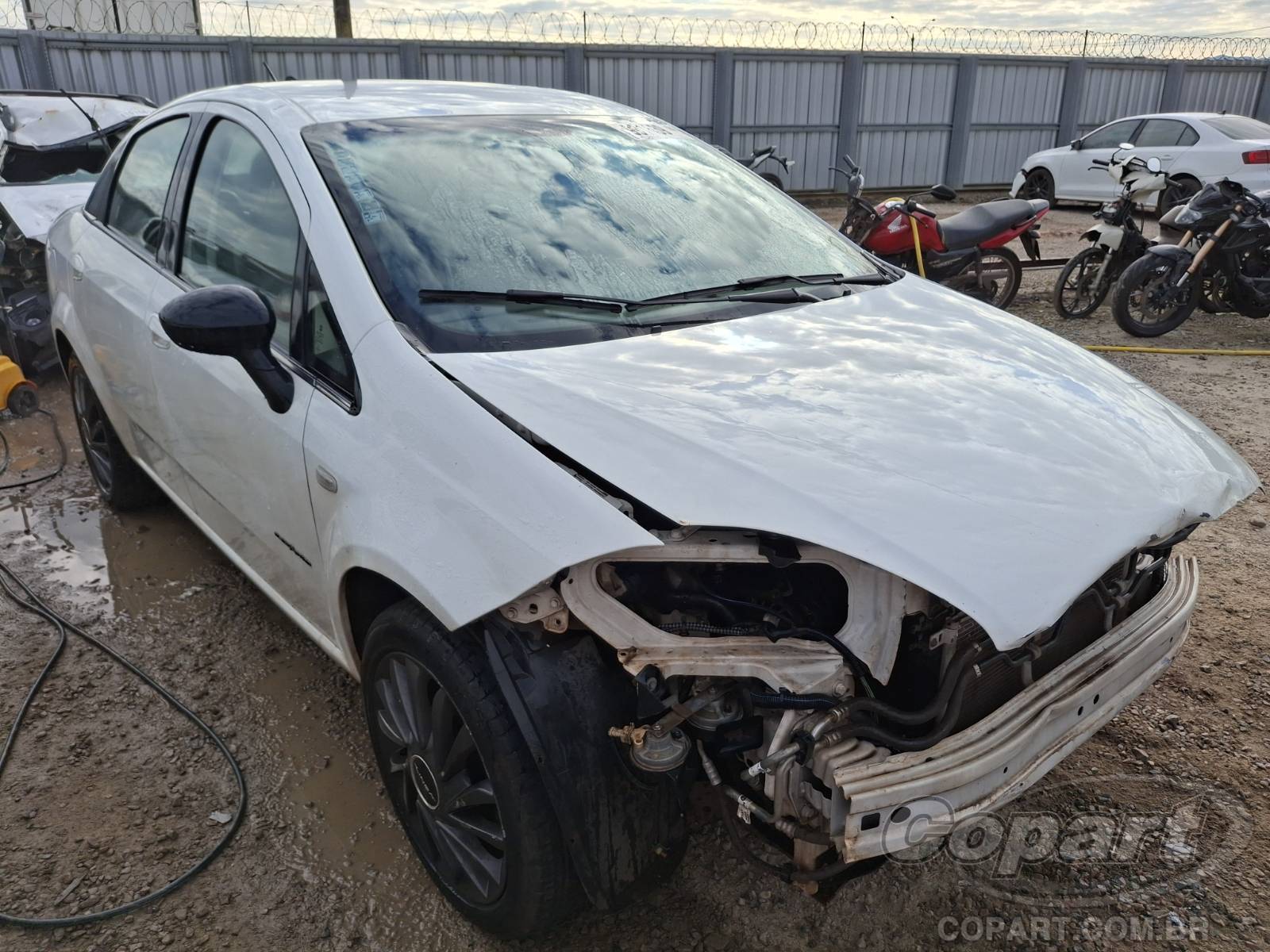 Veículo Fiat Linea 2016 FIAT LINEA Essence 1.8 16V E.TORQ 2016 em leilão