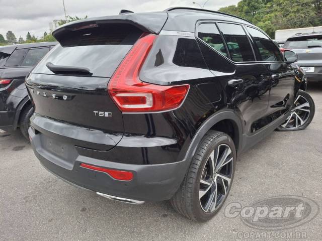 2019 VOLVO XC40 