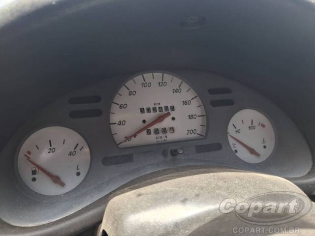 2000 CHEVROLET CORSA SEDAN 