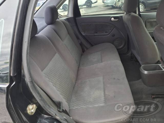 2005 FORD FIESTA SEDAN 
