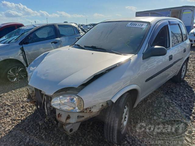 2002 CHEVROLET CORSA 