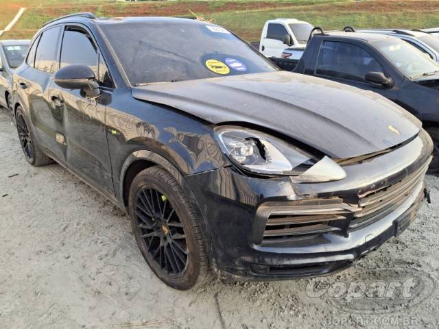 2020 PORSCHE CAYENNE 