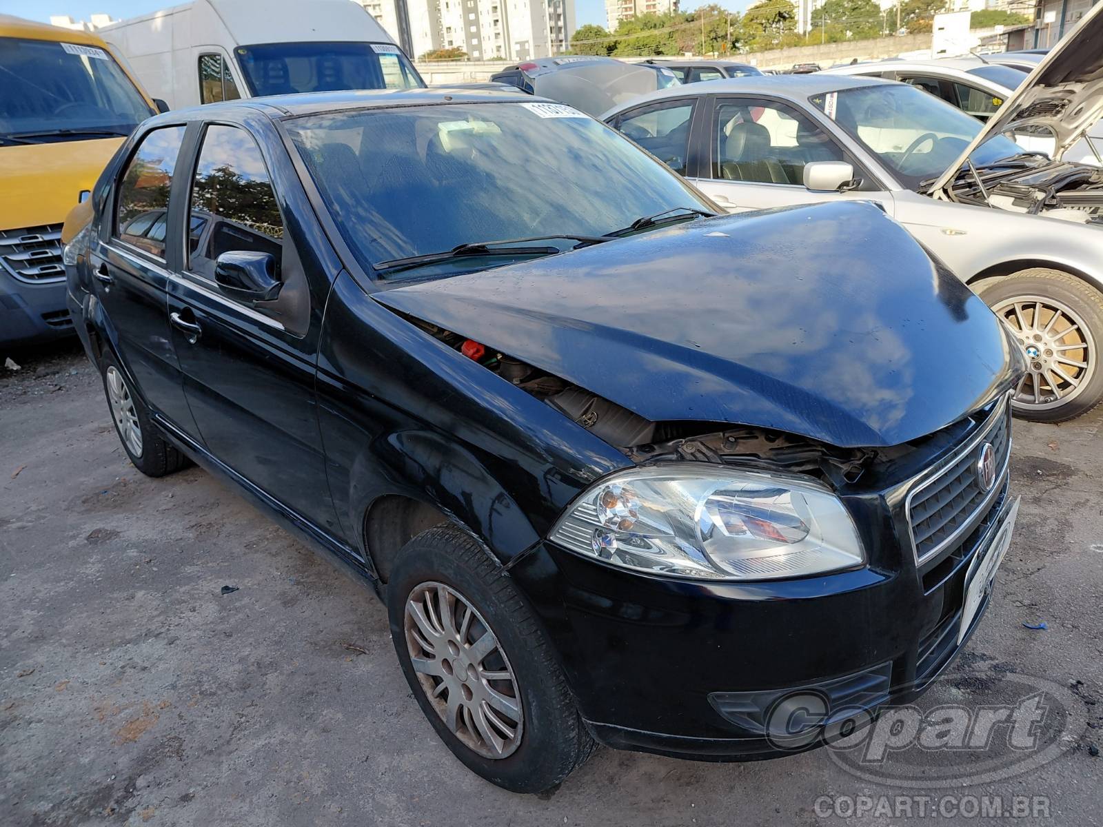 Fiat Siena 2011 em leilão