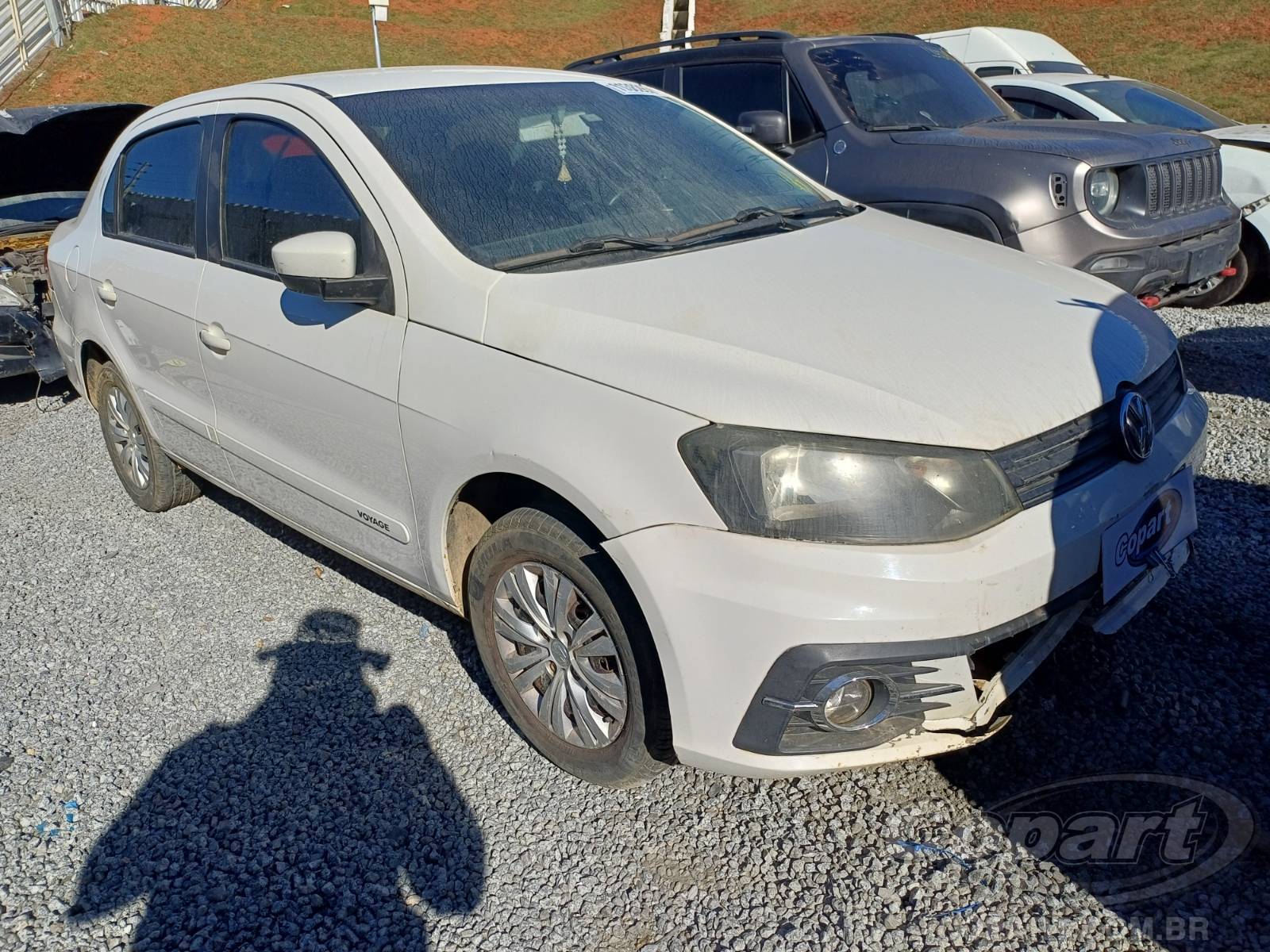 Volkswagen Voyage 2018 em leilão
