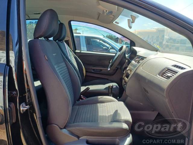 2011 VOLKSWAGEN FOX 