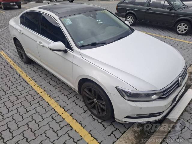 2018 VOLKSWAGEN PASSAT 