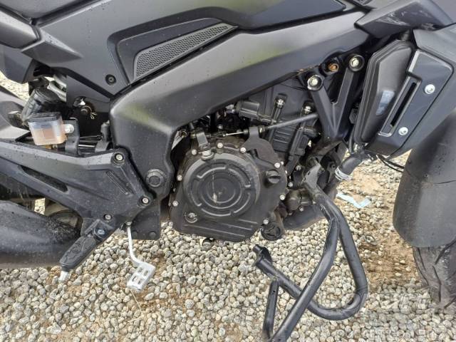 2025 BAJAJ DOMINAR 