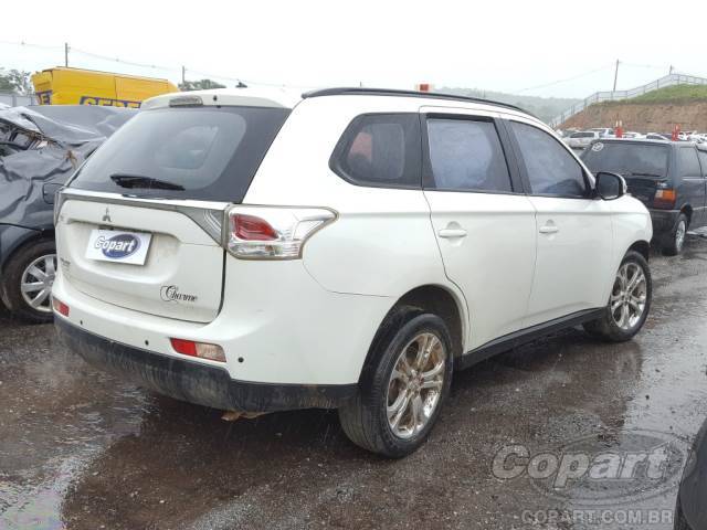 Foto 4: 2015 MITSUBISHI OUTLANDER