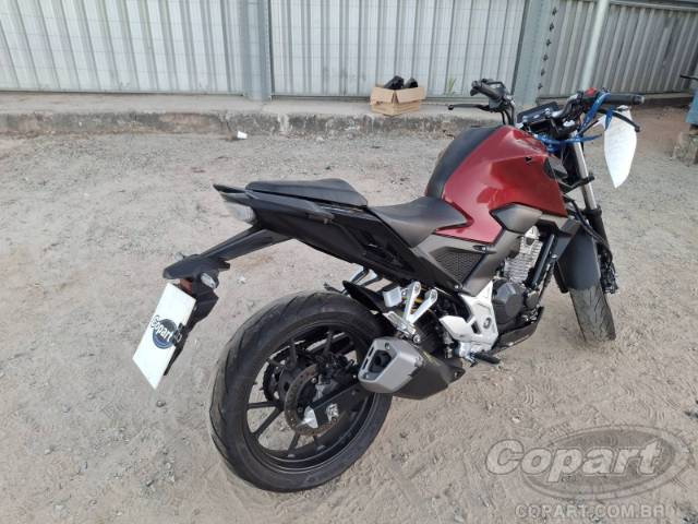 2025 HONDA CB 300F 