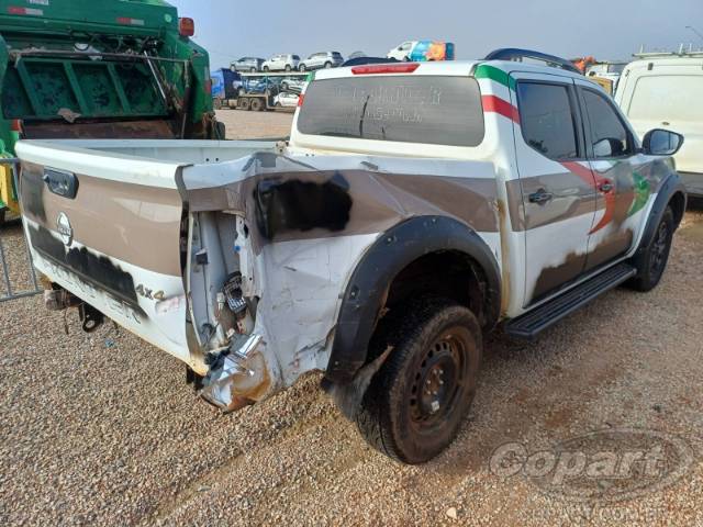 2025 NISSAN FRONTIER CD 