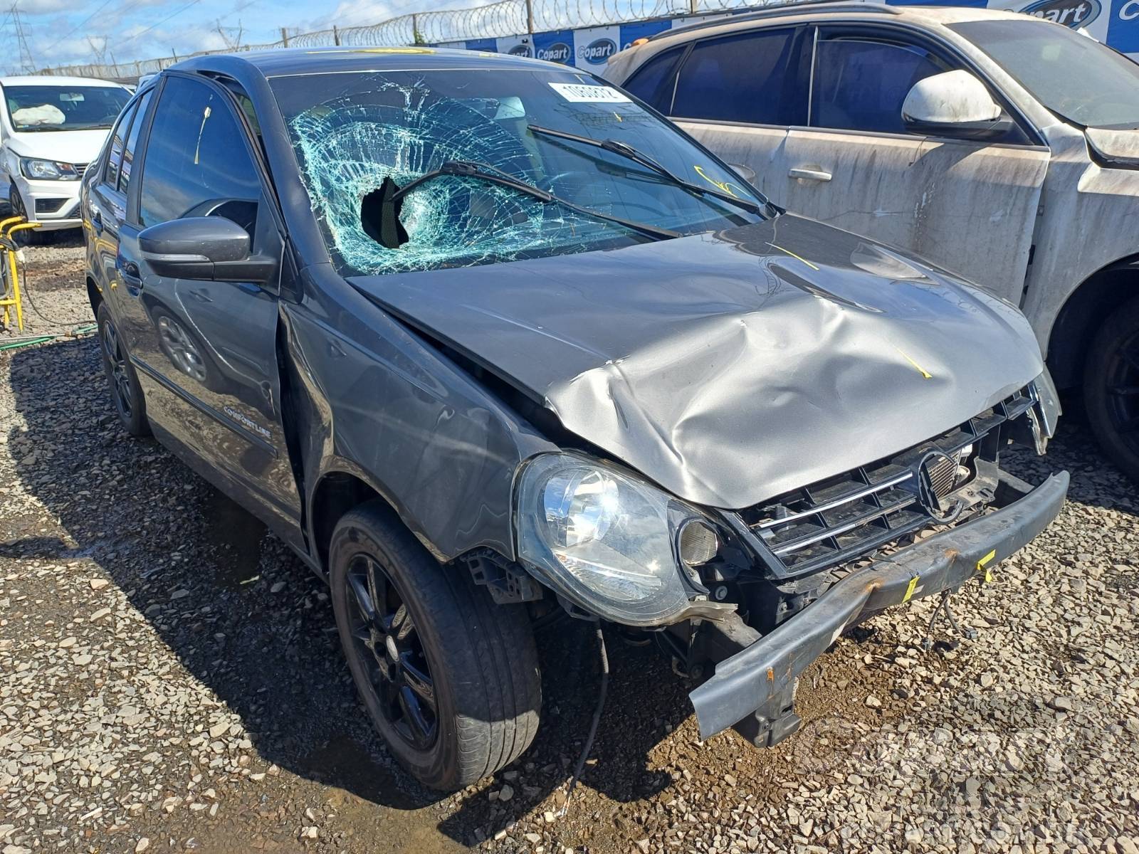 Veículo VW - VolksWagen Polo VOLKSWAGEN POLO SEDAN 1.6 TOTAL FLEX 2013 2013 em leilão