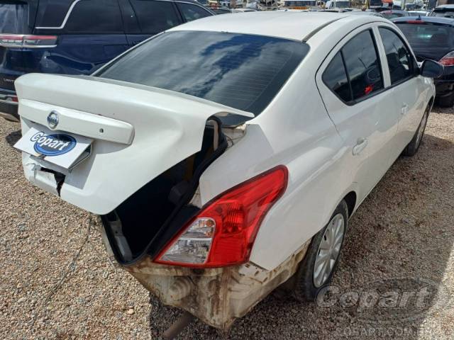2017 NISSAN VERSA 