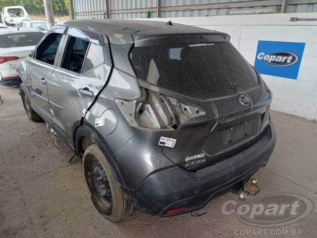 2021 NISSAN KICKS 