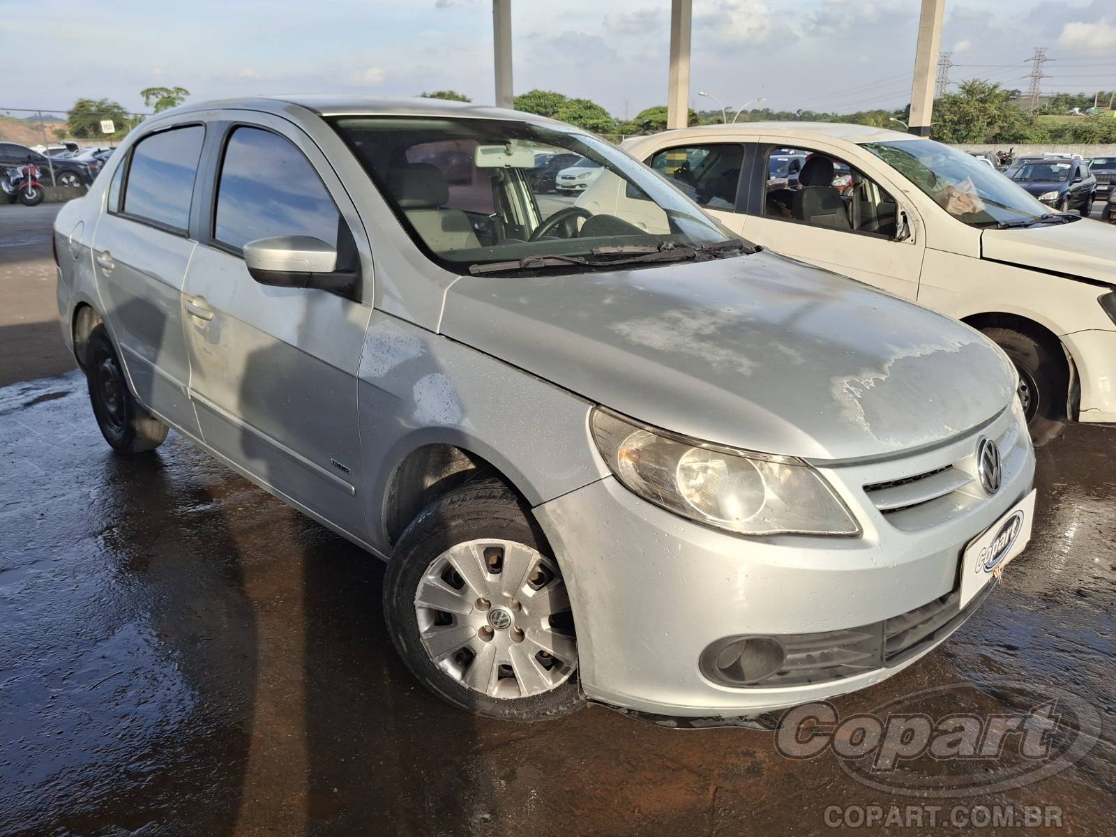 Volkswagen Voyage 1.0 Total Flex 2010 Queimado Médio