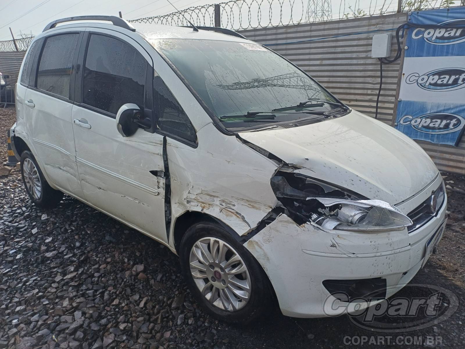 Veículo Fiat Idea Fiat Idea Essence 1.6 16V E.torQ 2013 Conservado 2013 em leilão