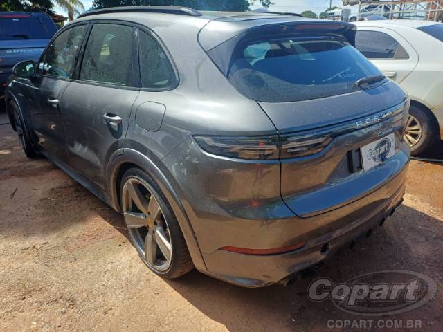 2020 PORSCHE CAYENNE 