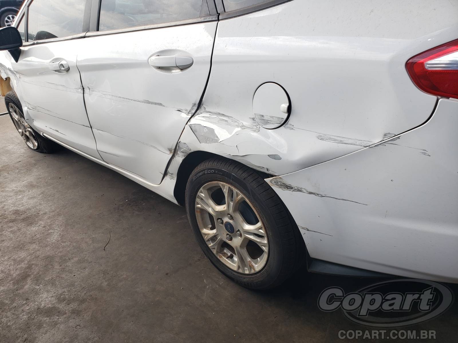 Foto 13 de 13: 2014 FORD FIESTA SEDAN