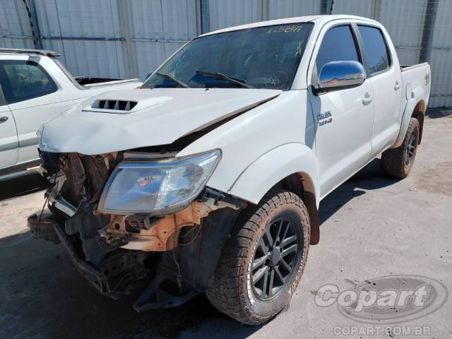 2015 TOYOTA HILUX CD 