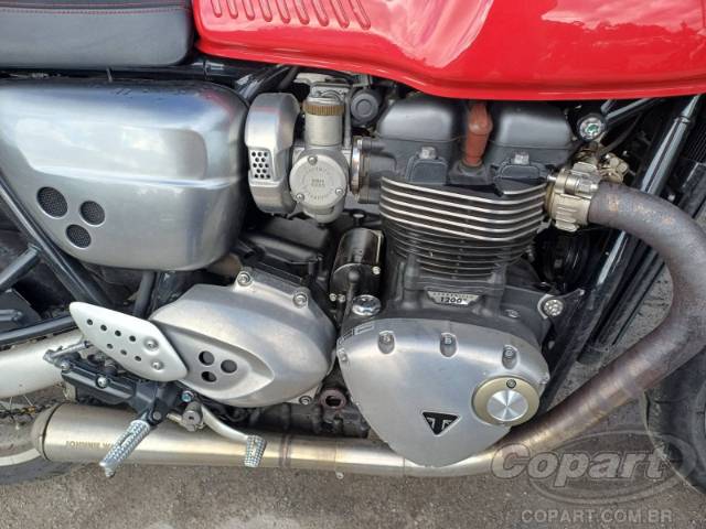 2016 TRIUMPH THRUXTON 