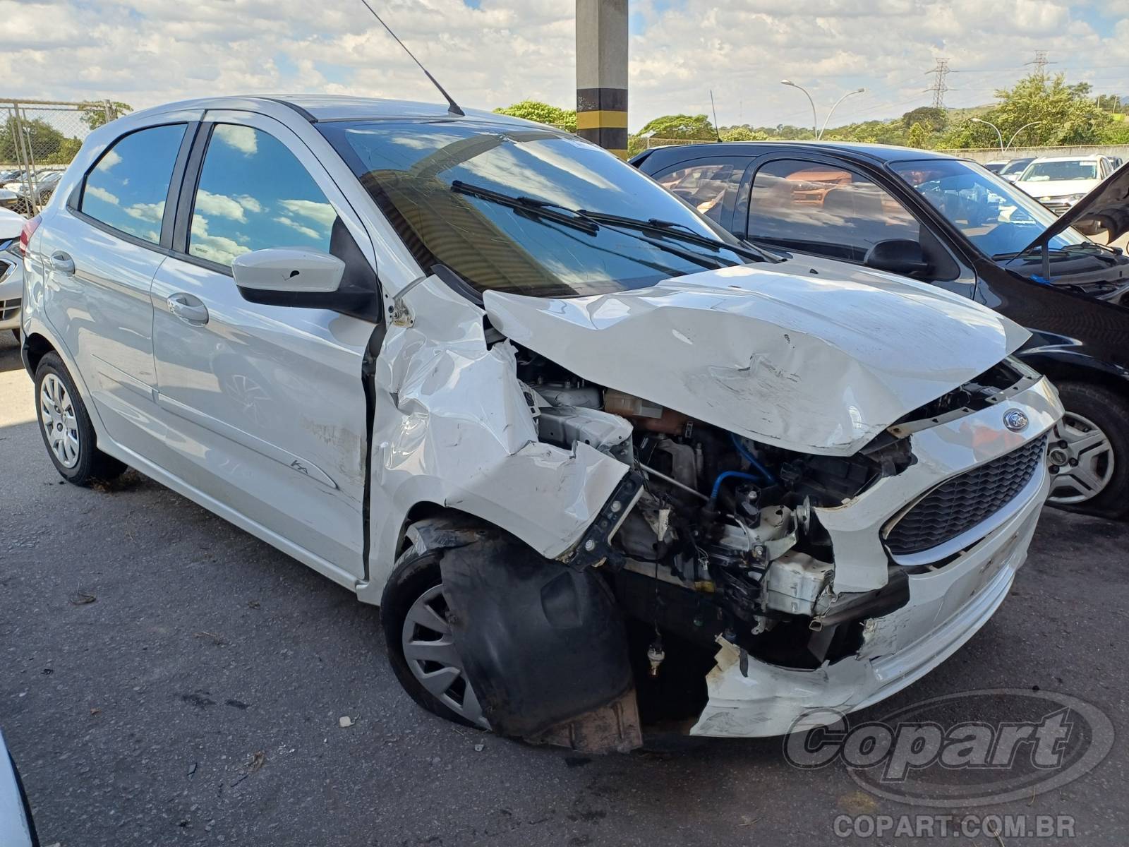 Veículo Ford Ka Ford Ka SE 1.0 12V TiVCT 2019 Médio Dano Frontal 2019 em leilão