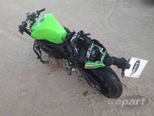2025 KAWASAKI NINJA ZX-6R 