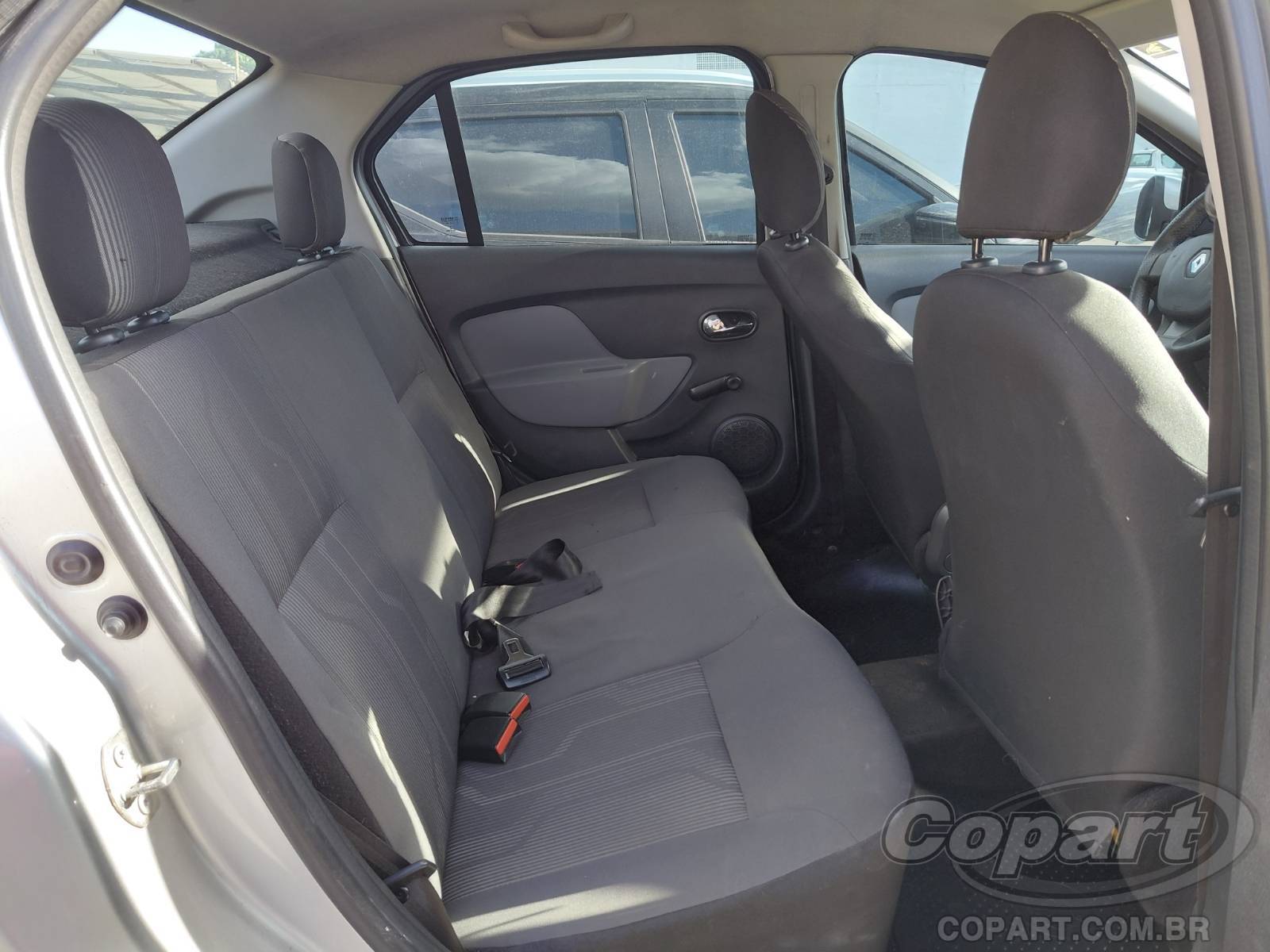 2016 RENAULT LOGAN — foto 6 de 11