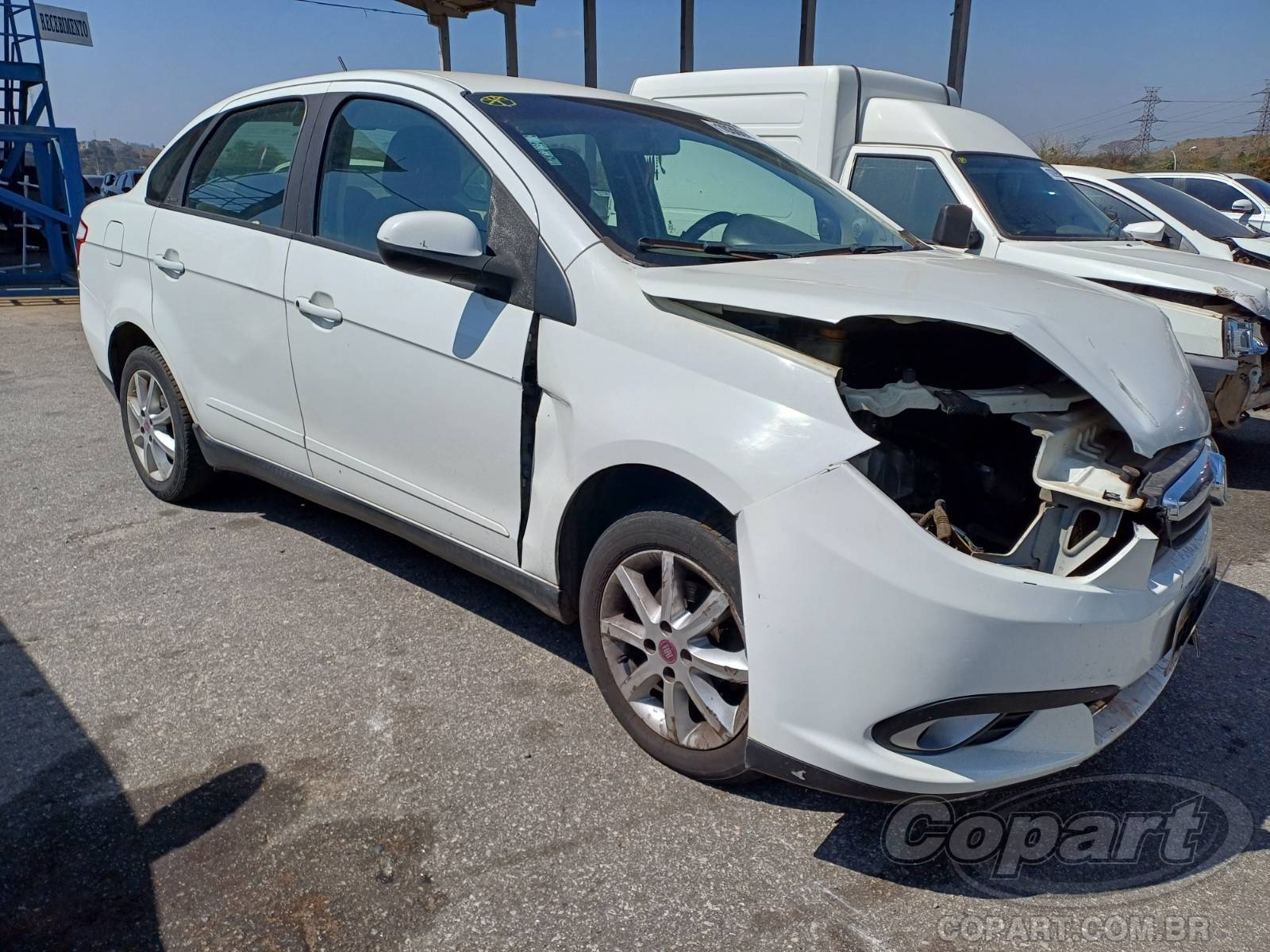 Veículo Fiat Grand Siena FIAT GRAND SIENA ATTRACTIVE 1.4 EVO FLEXIVEL ALCOOL/GASOLINA 2012 2013 em leilão