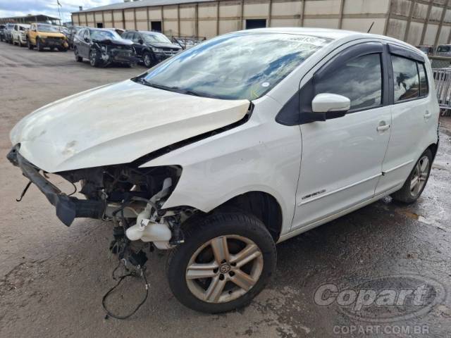 2015 VOLKSWAGEN FOX 