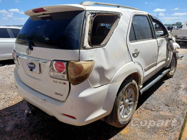 2014 TOYOTA HILUX SW4 