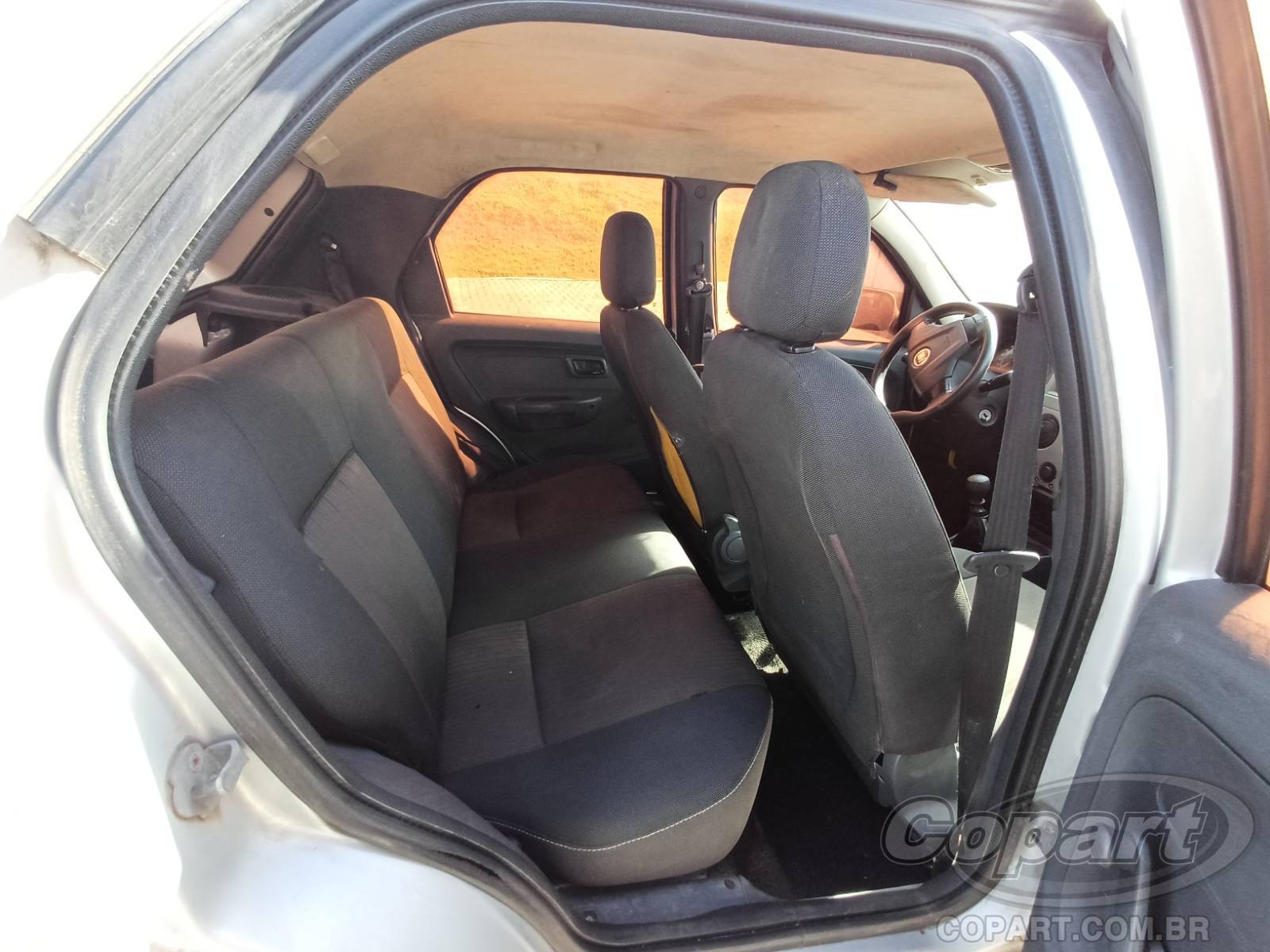 Foto 6 de 10: 2015 FIAT PALIO