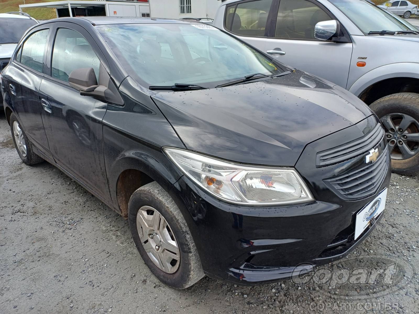 Veículo GM - Chevrolet Onix Chevrolet Onix Joy 1.0 Eco 2017 Colisão Traseira 2017 em leilão