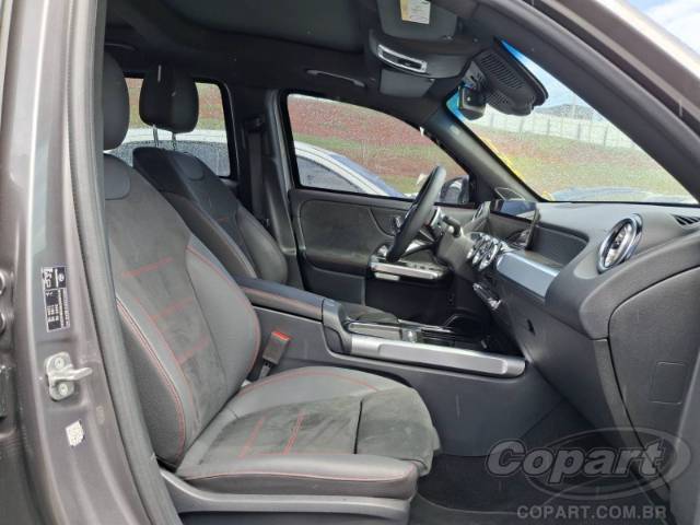 2025 MERCEDES BENZ GLB 