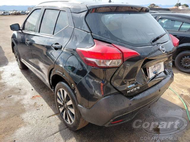 2017 NISSAN KICKS 