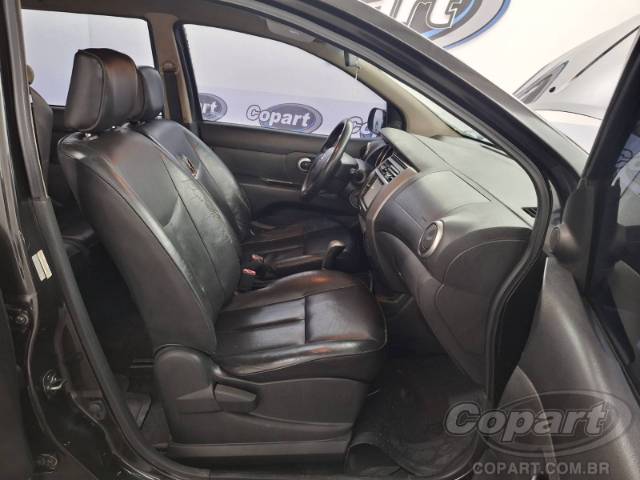 2013 NISSAN GRAND LIVINA 